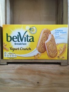 Belvita Breakfast Biscuits Duo Crunch Strawberry & Live Yogurt 50.6g